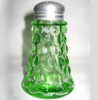 Jeannette Cube Shaker