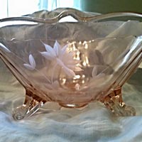 Lancaster #1831 Three-Toed Bowl w/ Standard Wheel Cut #600