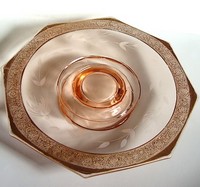 Liberty Works Octagon Cake Stand w/ Cutting and Gold Band Decoration