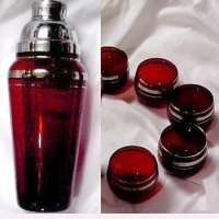 Macbeth-Evans Cocktail Shaker & Roly Poly Tumblers
