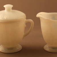 Macbeth-Evans R Pattern "American Sweetheart" Cream & Sugar w/ Lid