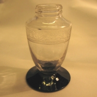 Maryland Glass Co. # 9090 Bi-Color Shaker w/ Dragon Etch