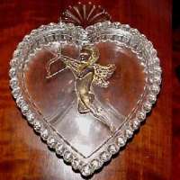 L. E. Smith #  850 Heart Candy w/ Cupid Decoration