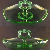 L. E. Smith #  200 Mount Pleasant Center Handled Nut Dish