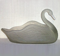 L. E. Smith Swan Console Bowl