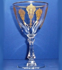 Cambridge #3750 w/ Imperial Rose Point Medallion Etch