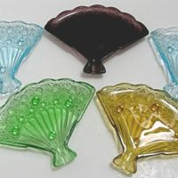 L. G. Wright Daisy & Button Ashtrays